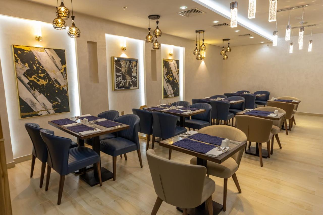 Platinum Coast Hotel Apartments Fujairah Ngoại thất bức ảnh The interior of the lounge