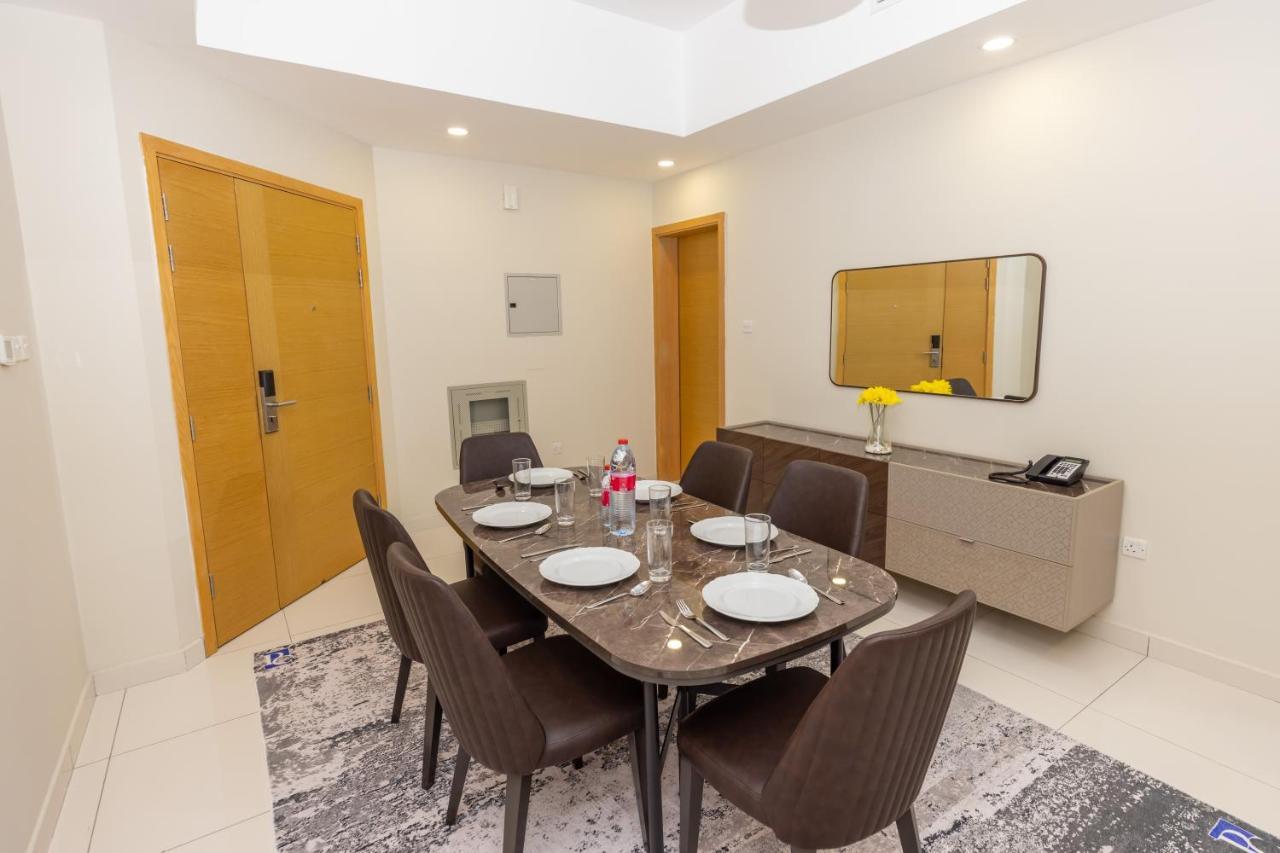 Platinum Coast Hotel Apartments Fujairah Ngoại thất bức ảnh A dining room