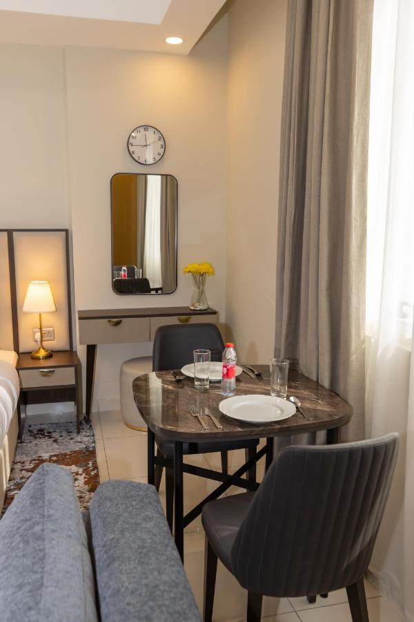 Platinum Coast Hotel Apartments Fujairah Ngoại thất bức ảnh A room at the hotel